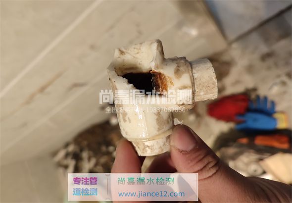 类乌齐引起漏水的原因有哪些？